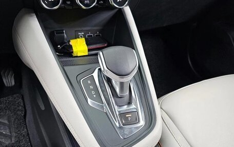 Renault Captur II, 2022 год, 1 618 000 рублей, 9 фотография