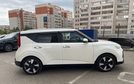 KIA Soul II рестайлинг, 2019 год, 1 800 000 рублей, 5 фотография