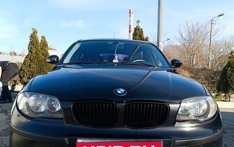 BMW 1 серия, 2008 год, 700 000 рублей, 2 фотография
