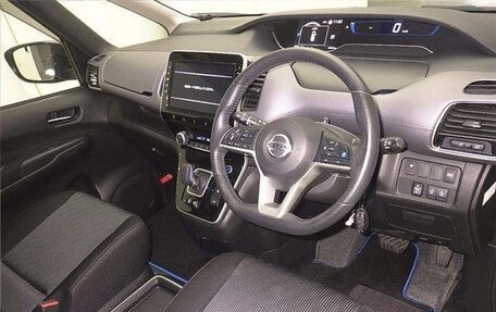 Nissan Serena IV, 2021 год, 1 700 000 рублей, 4 фотография