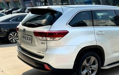 Toyota Highlander, 2021 год, 2 843 000 рублей, 5 фотография