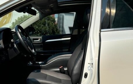 Toyota Highlander, 2021 год, 2 843 000 рублей, 9 фотография