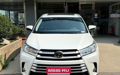 Toyota Highlander, 2021 год, 2 843 000 рублей, 4 фотография