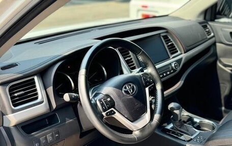 Toyota Highlander, 2021 год, 2 843 000 рублей, 10 фотография