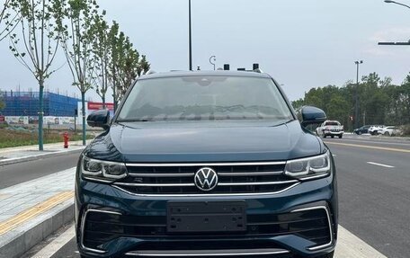 Volkswagen Tiguan II, 2022 год, 2 840 300 рублей, 3 фотография