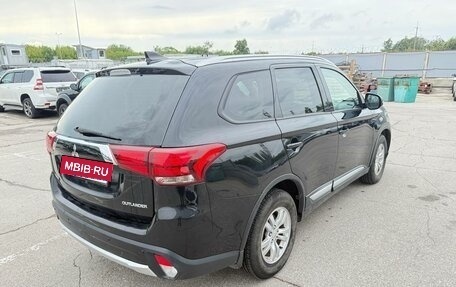 Mitsubishi Outlander III рестайлинг 3, 2017 год, 1 837 000 рублей, 3 фотография