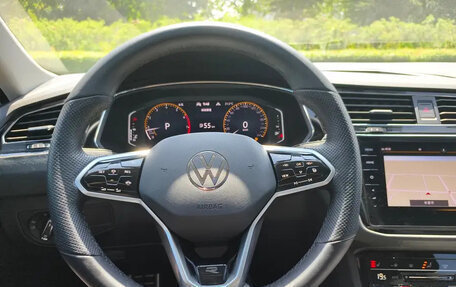 Volkswagen Tiguan II, 2022 год, 3 189 111 рублей, 12 фотография