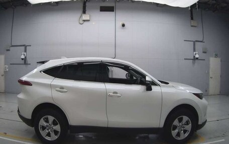 Toyota Harrier, 2022 год, 2 300 000 рублей, 2 фотография