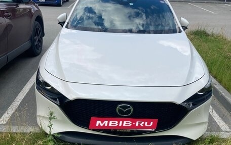 Mazda 3, 2020 год, 1 800 000 рублей, 2 фотография