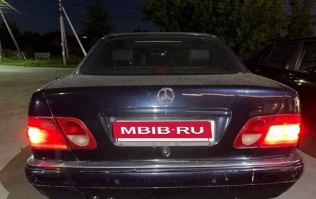 Mercedes-Benz E-Класс, 1996 год, 525 000 рублей, 6 фотография
