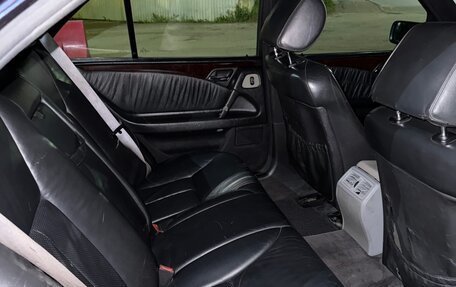 Mercedes-Benz E-Класс, 1996 год, 525 000 рублей, 10 фотография