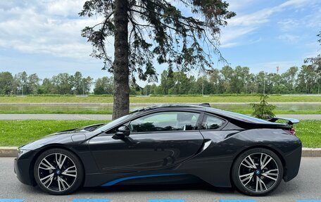 BMW i8 I рестайлинг, 2017 год, 7 690 000 рублей, 2 фотография
