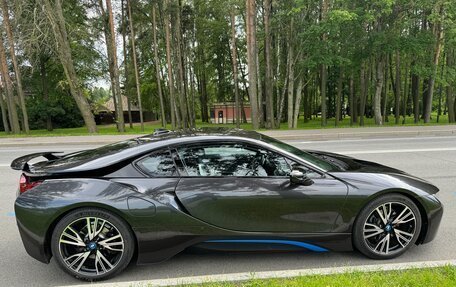 BMW i8 I рестайлинг, 2017 год, 7 690 000 рублей, 6 фотография