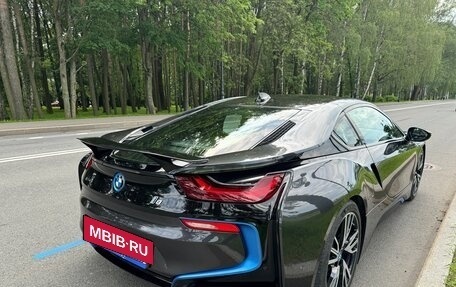 BMW i8 I рестайлинг, 2017 год, 7 690 000 рублей, 5 фотография