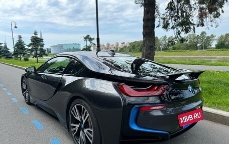 BMW i8 I рестайлинг, 2017 год, 7 690 000 рублей, 3 фотография