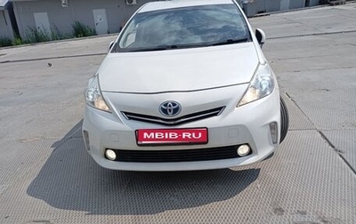 Toyota Prius Alpha I (ZVW40/41), 2013 год, 940 000 рублей, 1 фотография