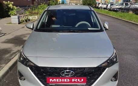 Hyundai Solaris II рестайлинг, 2022 год, 1 500 000 рублей, 3 фотография