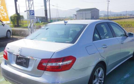 Mercedes-Benz E-Класс, 2013 год, 1 200 000 рублей, 4 фотография