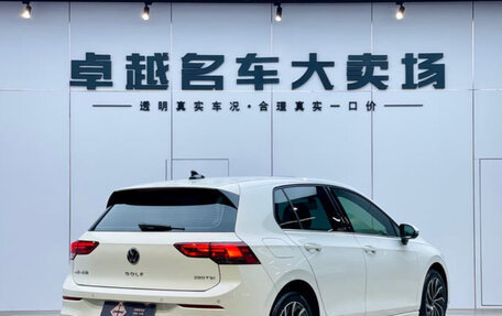 Volkswagen Golf VIII, 2022 год, 1 230 000 рублей, 6 фотография