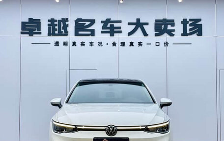 Volkswagen Golf VIII, 2022 год, 1 230 000 рублей, 2 фотография
