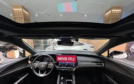 Lexus RX IV рестайлинг, 2024 год, 7 750 000 рублей, 6 фотография