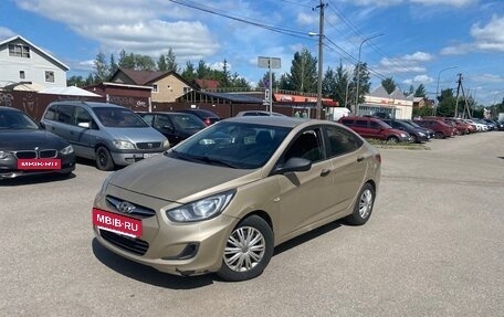 Hyundai Solaris II рестайлинг, 2013 год, 595 000 рублей, 3 фотография