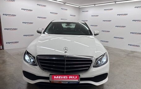 Mercedes-Benz E-Класс, 2019 год, 3 200 000 рублей, 2 фотография