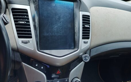Chevrolet Cruze II, 2011 год, 725 000 рублей, 14 фотография