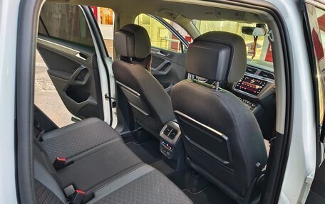 Volkswagen Tiguan II, 2018 год, 2 450 000 рублей, 6 фотография