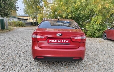 KIA Rio III рестайлинг, 2013 год, 820 000 рублей, 2 фотография