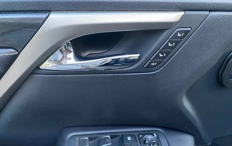 Lexus RX IV рестайлинг, 2020 год, 4 100 000 рублей, 8 фотография