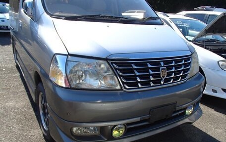 Toyota Granvia, 2000 год, 550 000 рублей, 3 фотография