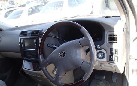 Toyota Granvia, 2000 год, 550 000 рублей, 7 фотография