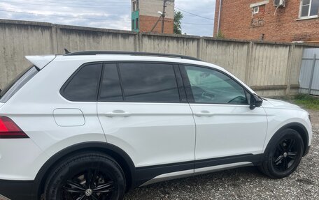 Volkswagen Tiguan II, 2019 год, 2 700 000 рублей, 2 фотография