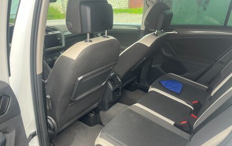 Volkswagen Tiguan II, 2019 год, 2 700 000 рублей, 5 фотография