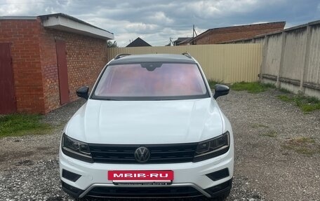 Volkswagen Tiguan II, 2019 год, 2 700 000 рублей, 3 фотография