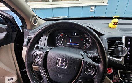 Honda Pilot III рестайлинг, 2018 год, 3 300 000 рублей, 17 фотография