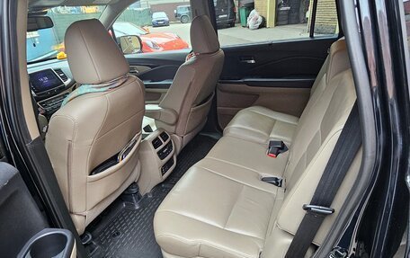 Honda Pilot III рестайлинг, 2018 год, 3 300 000 рублей, 35 фотография