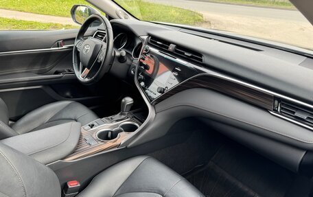 Toyota Camry, 2019 год, 3 090 000 рублей, 9 фотография
