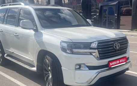 Toyota Land Cruiser 200, 2015 год, 5 000 000 рублей, 4 фотография
