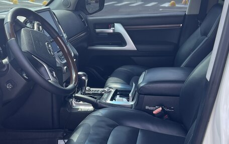Toyota Land Cruiser 200, 2015 год, 5 000 000 рублей, 21 фотография