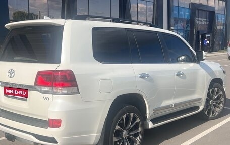 Toyota Land Cruiser 200, 2015 год, 5 000 000 рублей, 6 фотография