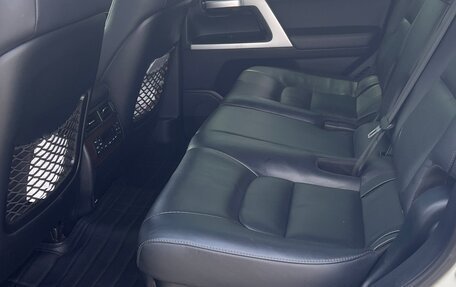 Toyota Land Cruiser 200, 2015 год, 5 000 000 рублей, 24 фотография