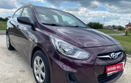 Hyundai Solaris II рестайлинг, 2011 год, 610 000 рублей, 2 фотография