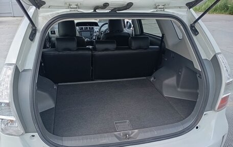Toyota Prius Alpha I (ZVW40/41), 2013 год, 940 000 рублей, 8 фотография
