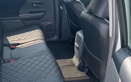 Toyota Prius Alpha I (ZVW40/41), 2013 год, 940 000 рублей, 9 фотография