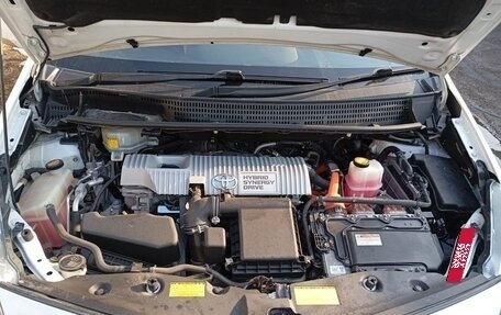 Toyota Prius Alpha I (ZVW40/41), 2013 год, 940 000 рублей, 11 фотография