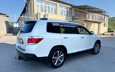 Toyota Highlander III, 2012 год, 2 550 000 рублей, 11 фотография