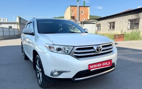 Toyota Highlander III, 2012 год, 2 550 000 рублей, 6 фотография