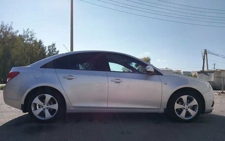 Chevrolet Cruze II, 2011 год, 1 550 000 рублей, 2 фотография